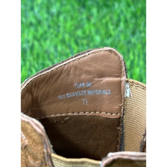 Tiara Los Angeles Womens Brown Faux Suede Embroidered Floral Ankle Boots - Picture 6 of 9